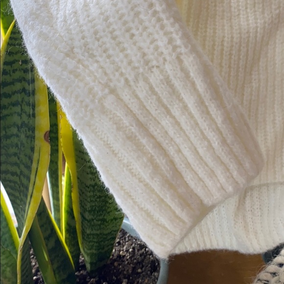 Gap sweater in off white/cream - Picture 4 of 8